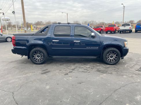 Used 2008 Chevrolet Avalanche LTZ w/ LTZ Preferred Equipment Group image 4