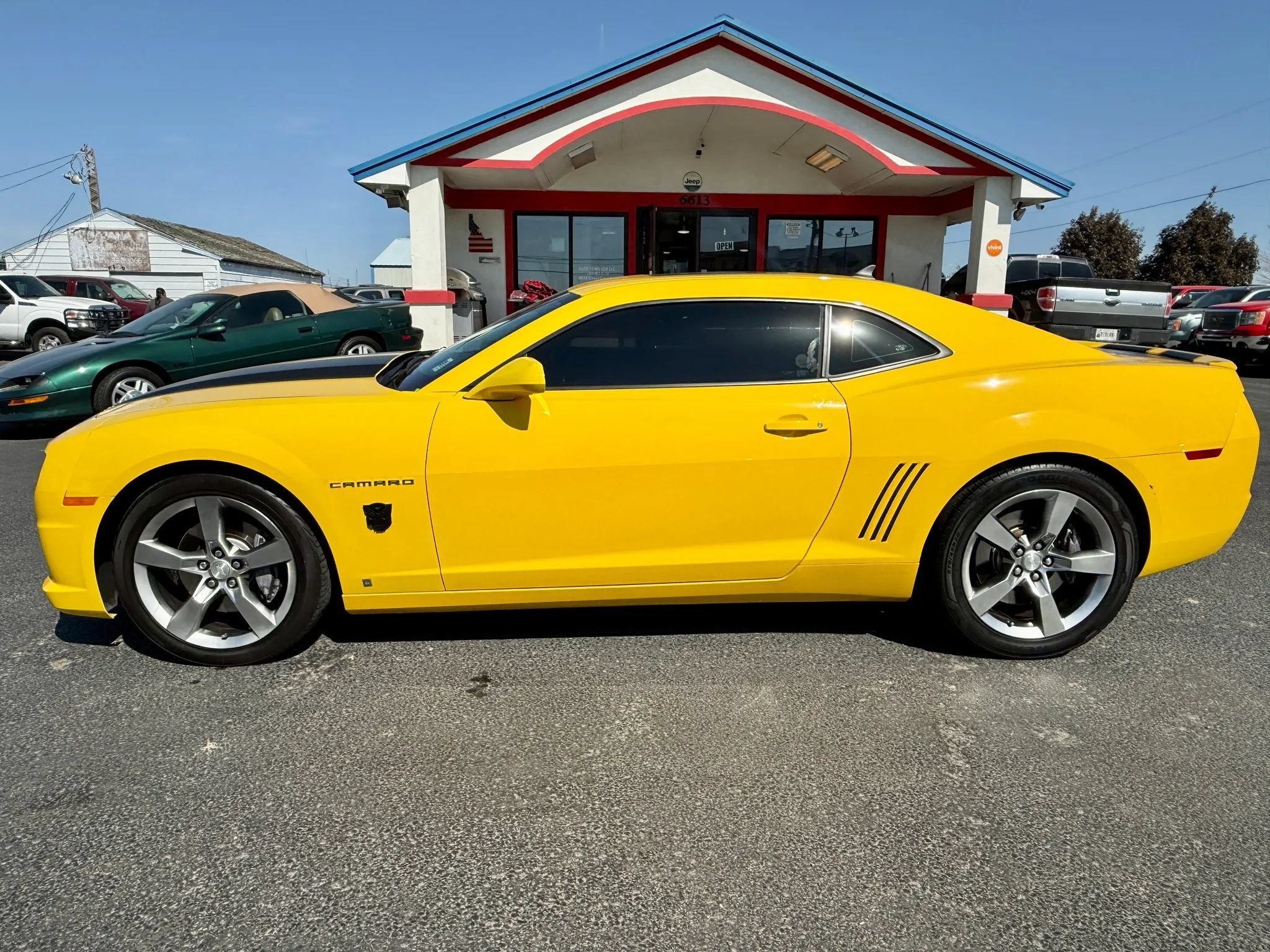 Used 2010 Chevrolet Camaro SS w/ RS Package RWD image 2