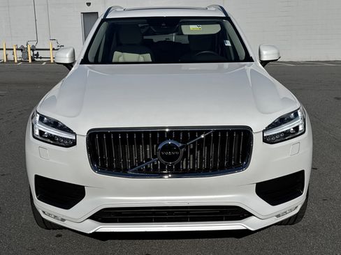 Used 2022 Volvo XC90 T5 Momentum w/ Climate Package image 9