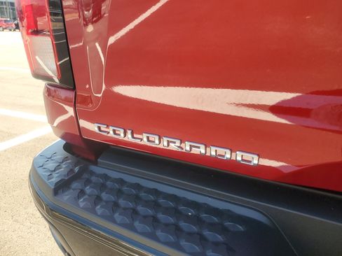 Used 2025 Chevrolet Colorado Z71 w/ Technology Package image 4