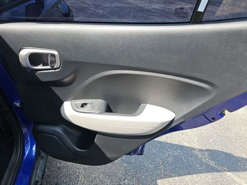 Used 2023 Hyundai Venue SEL FWD image 16