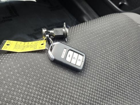 Used 2021 Honda HR-V EX image 19