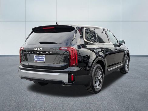 Used 2023 Kia Telluride LX FWD image 6