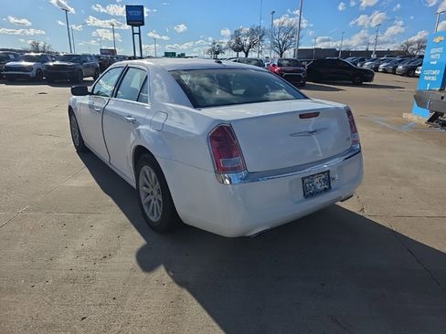 Used 2012 Chrysler 300 Limited image 7