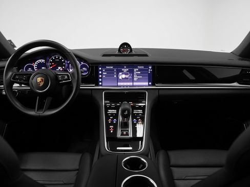 Used 2023 Porsche Panamera 4 image 27