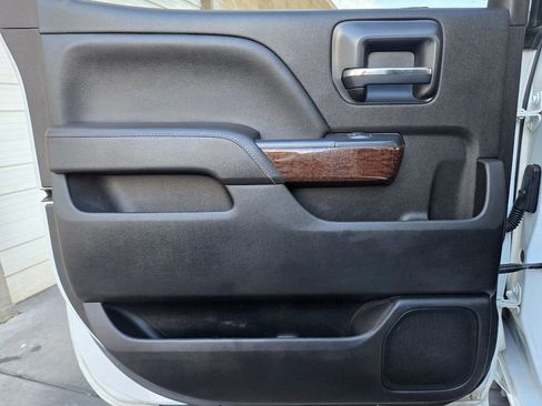 Used 2017 GMC Sierra 2500 SLT w/ Duramax Plus Package image 34