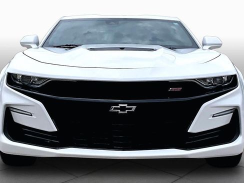 Used 2019 Chevrolet Camaro SS RWD image 4