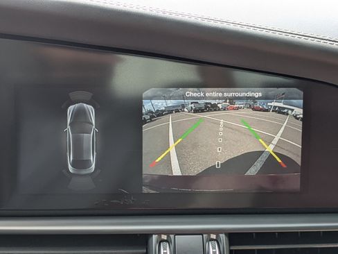 Used 2022 Alfa Romeo Giulia Veloce image 21