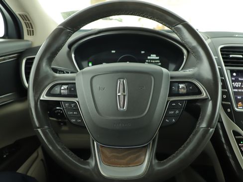 Used 2019 Lincoln Nautilus Select w/ Cargo Utility Package FWD image 13