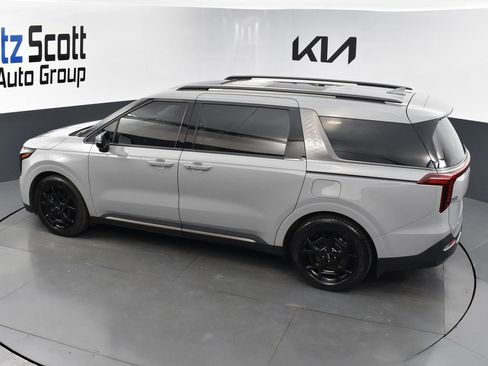 Certified 2025 Kia Carnival SX Prestige image 11