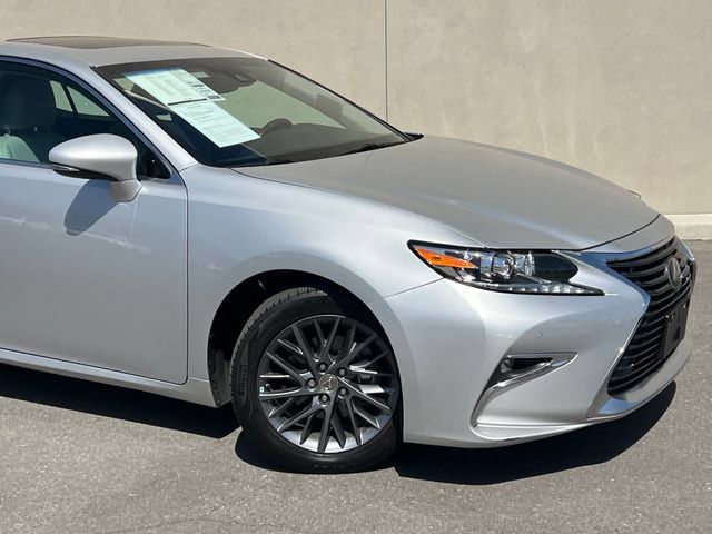 Used 2018 Lexus ES 350 w/ Premier Package FWD image 2