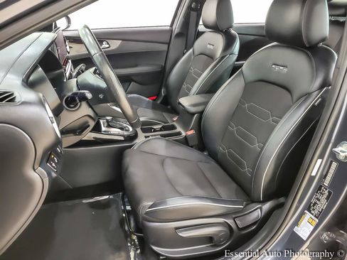 Used 2023 Kia Forte GT-Line w/ GT-Line Technology Package FWD image 13