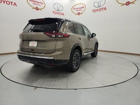 Used 2024 Nissan Rogue Platinum FWD image 5