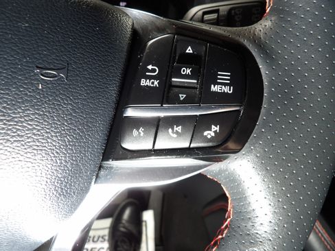 Used 2025 Ford Explorer ST-Line w/ ST-Line Street Pack AWD/4WD image 31