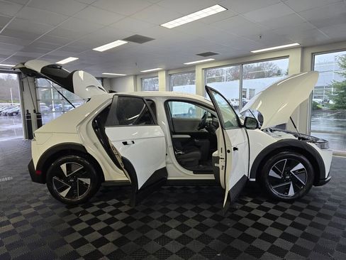 New 2026 Hyundai Ioniq 5 SE image 17