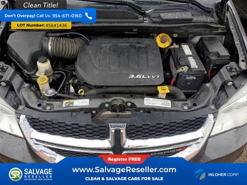 Used 2018 Dodge Grand Caravan SE w/ UConnect Hands-Free Group image 16