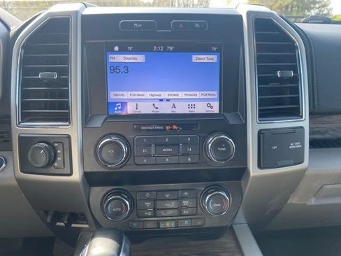 Used 2019 Ford F150 Lariat image 19
