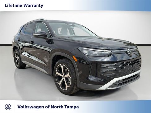 Used 2026 Volkswagen Tiguan SE FWD image 1