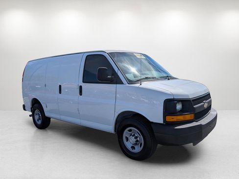 Used 2016 Chevrolet Express 2500 image 3