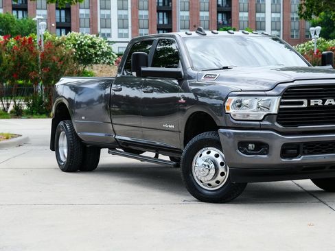 Used 2020 RAM 3500 Big Horn w/ Level 1 Equipment Group AWD/4WD image 2