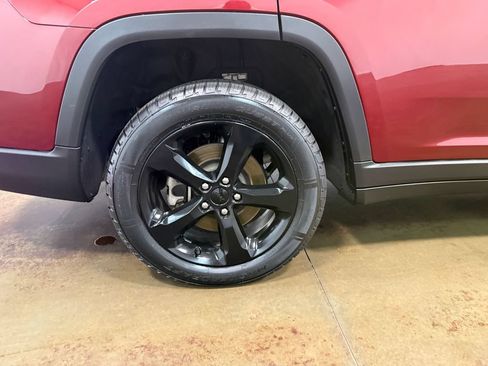 Used 2023 Jeep Grand Cherokee L Laredo AWD/4WD image 89