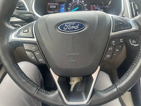 Used 2017 Ford Edge Titanium w/ Technology Package AWD/4WD image 14