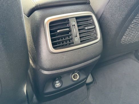 Used 2019 Kia Sorento LX image 21