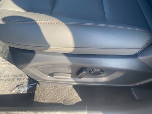 New 2025 Ford Explorer Active w/ Active Comfort Package image 18