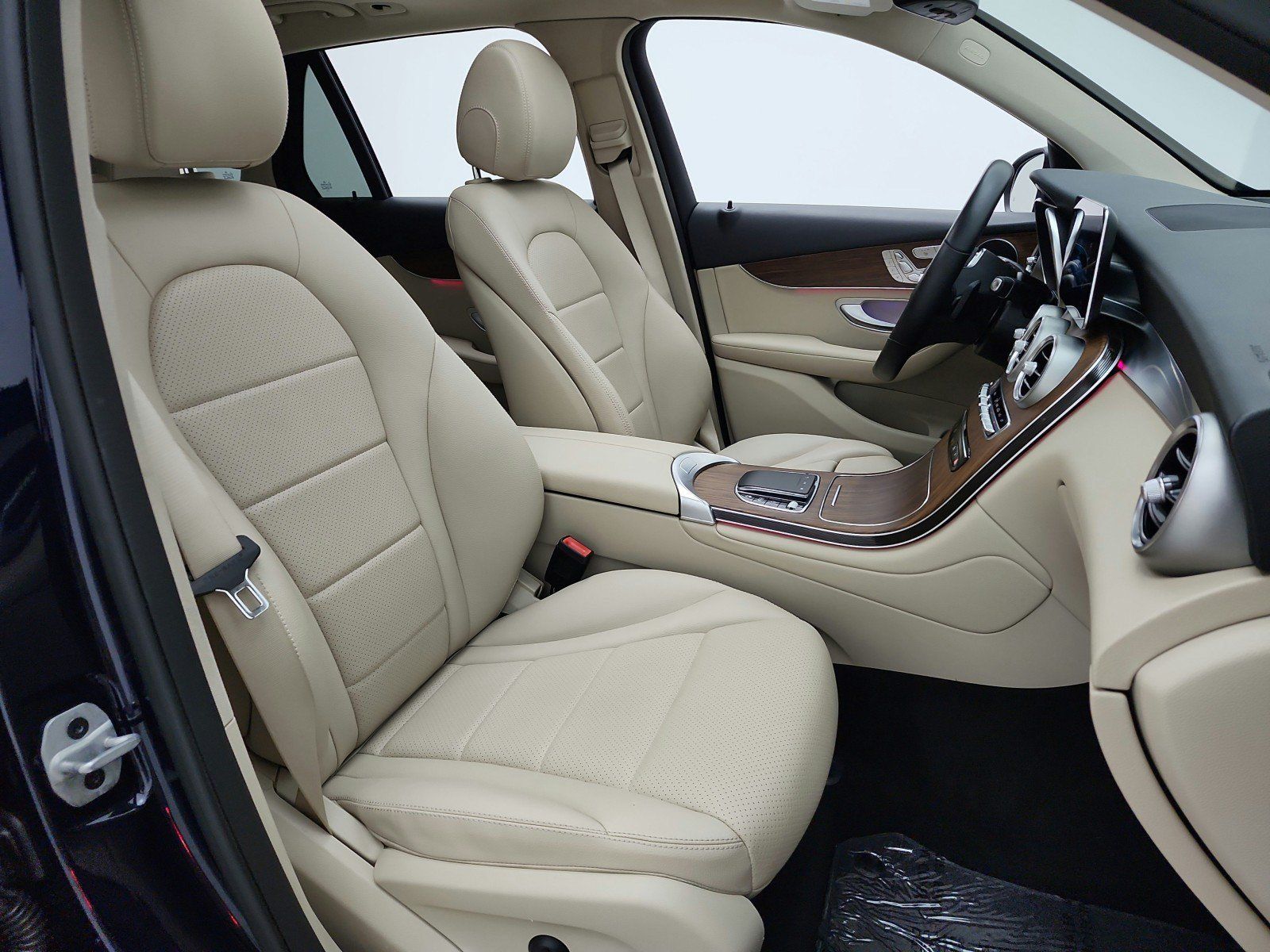 Certified 2022 Mercedes-Benz GLC 300 4MATIC w/ Premium Package Lite image 20