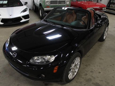 Used 2008 MAZDA MX-5 Miata Grand Touring w/ Premium Pkg image 28