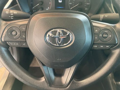 Used 2025 Toyota Corolla LE image 14