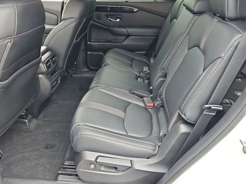 Used 2023 Honda Pilot Touring image 13
