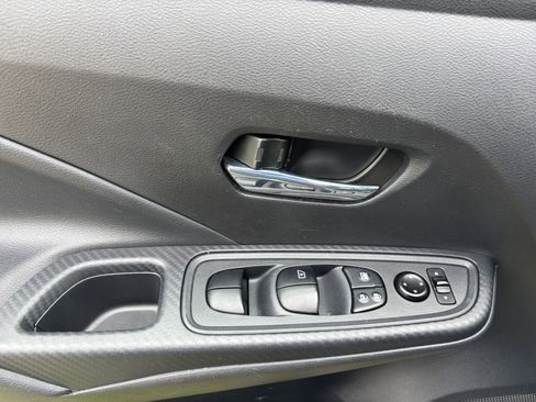 Used 2025 Nissan Versa SV FWD image 18