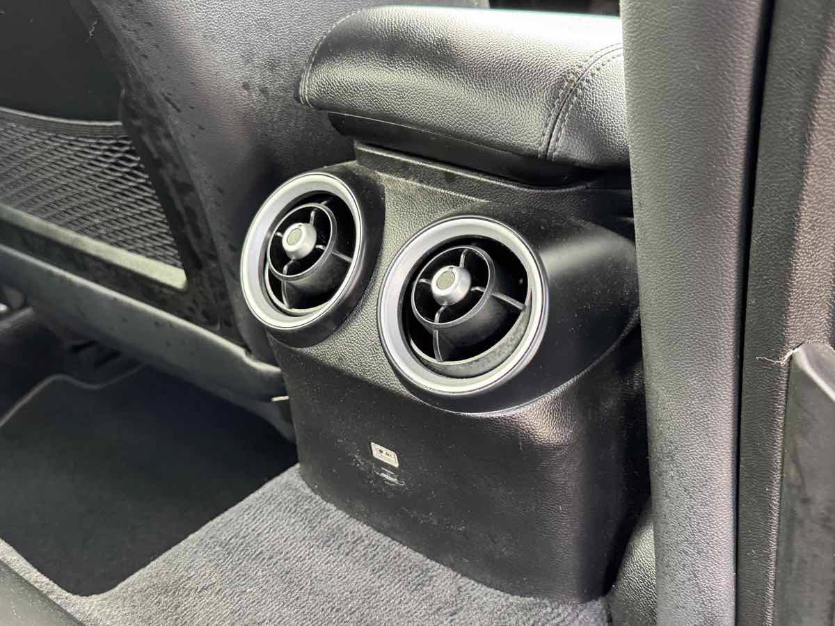 Used 2017 Alfa Romeo Giulia Ti w/ TI 18" Sport Package AWD/4WD image 16