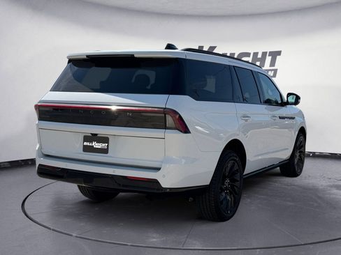 New 2026 Lincoln Navigator Reserve w/ Jet Appearance Package AWD/4WD image 5