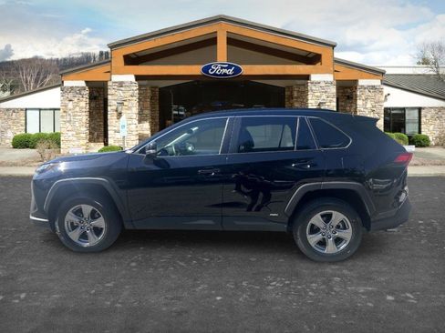 Used 2023 Toyota RAV4 LE AWD/4WD image 6