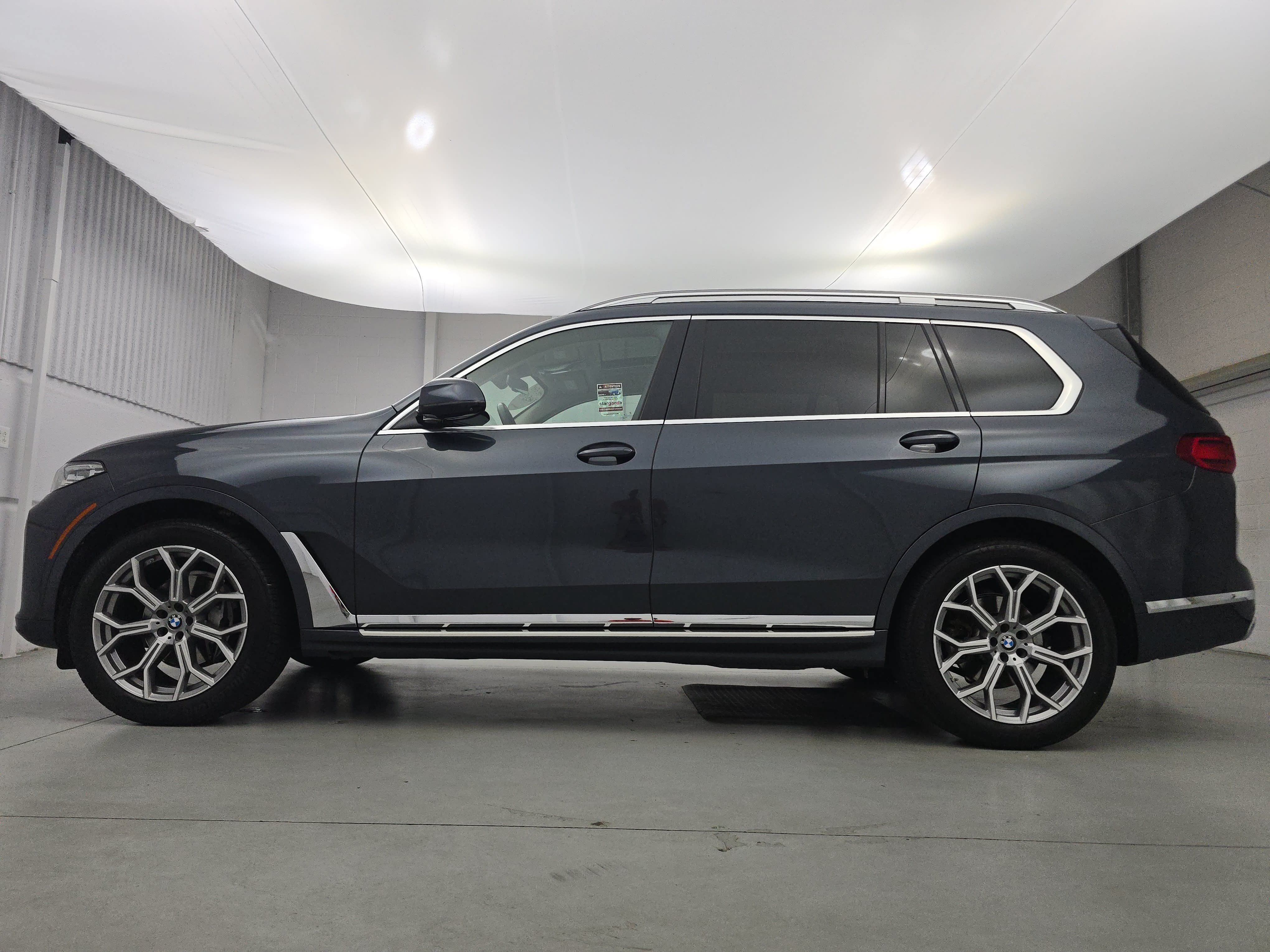 Used 2022 BMW X7 xDrive40i w/ Premium Package AWD/4WD image 2