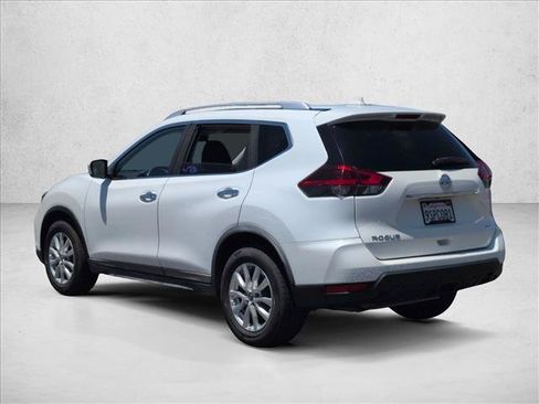 Used 2018 Nissan Rogue SV FWD image 8