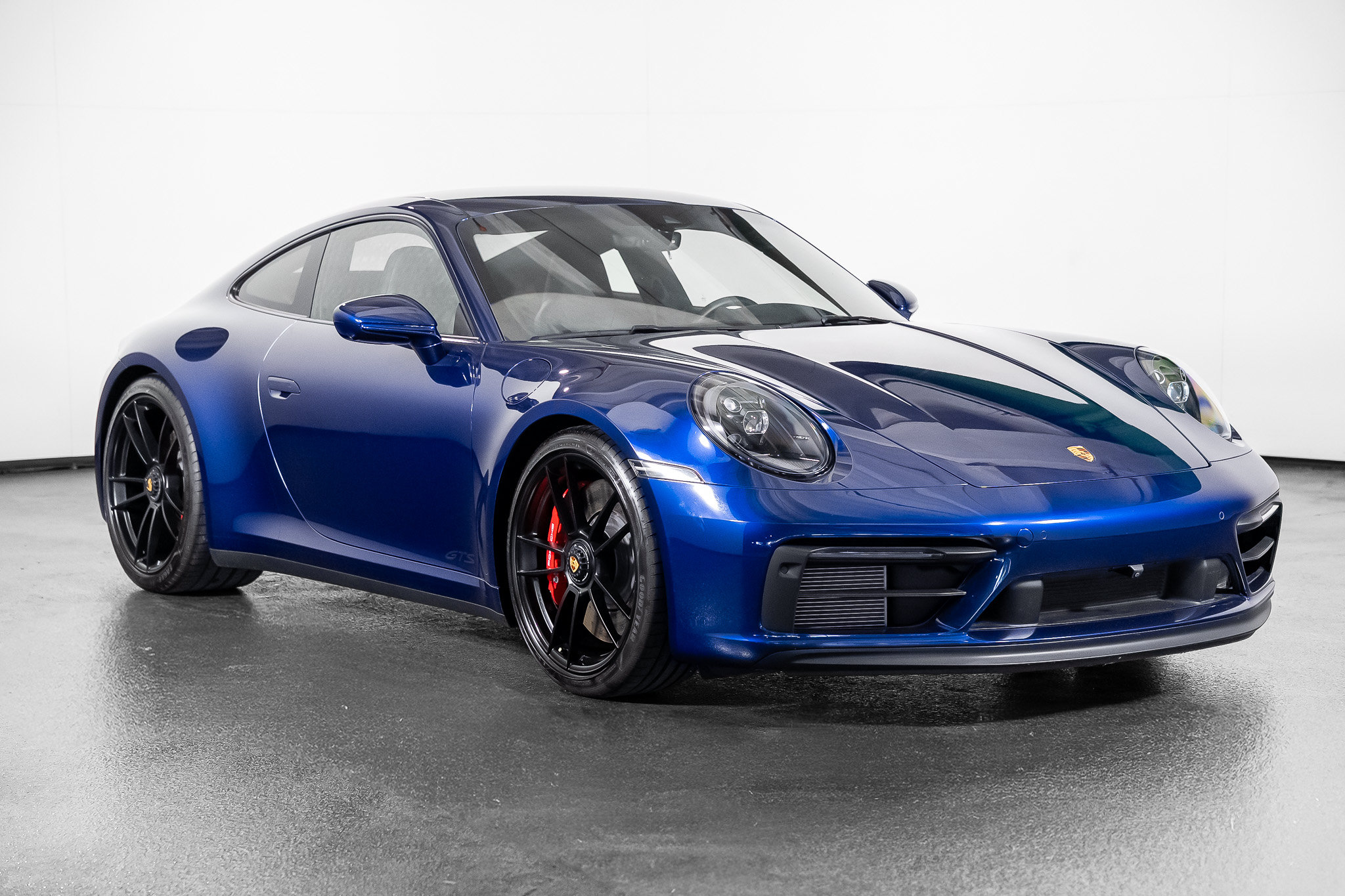 Used 2024 Porsche 911 Carrera GTS w/ Premium Package RWD image 36