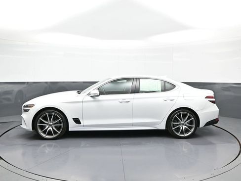 Used 2023 Genesis G70 2.0T AWD/4WD image 9