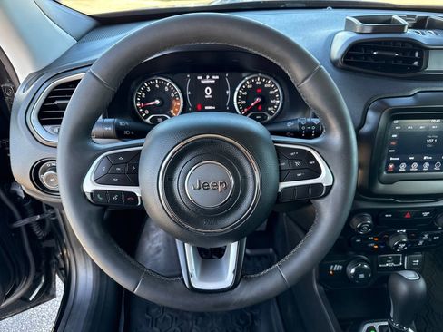 Used 2018 Jeep Renegade Latitude w/ Trailer Tow Group image 14