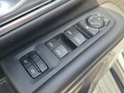 Used 2021 Chevrolet Tahoe LT RWD image 11