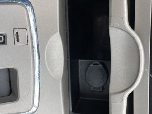 Used 2013 Toyota Corolla LE image 32