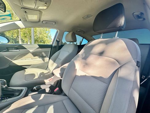 Used 2020 Hyundai Elantra SEL FWD image 7