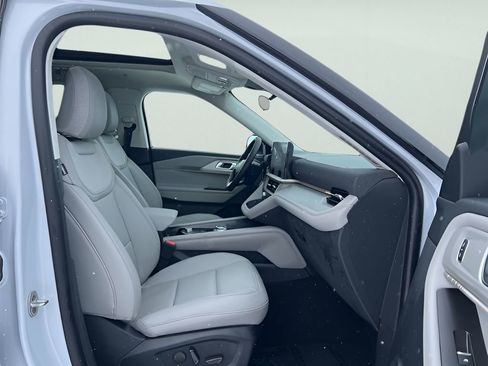 New 2026 Ford Explorer Active w/ Active Comfort Package image 11