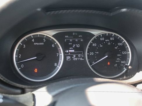 Used 2020 Nissan Versa S FWD image 28