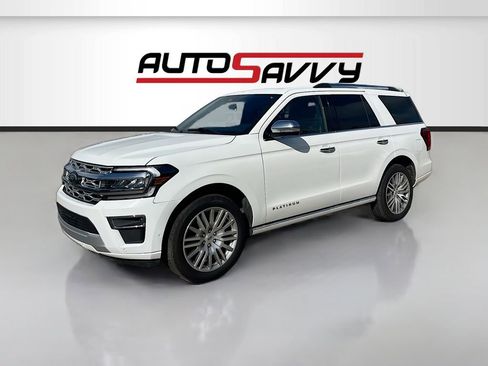 Used 2024 Ford Expedition Platinum AWD/4WD image 3
