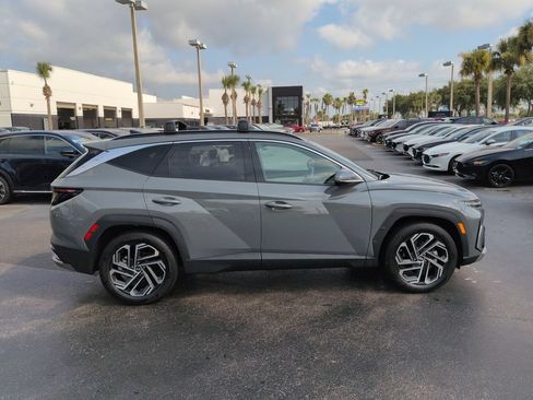 Used 2025 Hyundai Tucson Limited FWD image 3