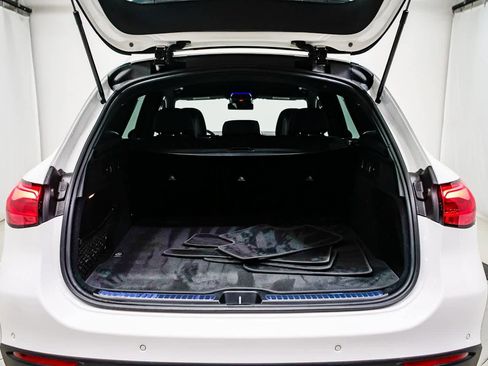 Used 2025 Mercedes-Benz GLC 300 image 26