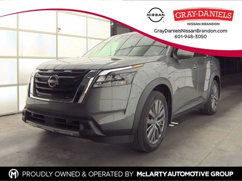 Used 2025 Nissan Pathfinder SL w/ SL Premium Package FWD image 1